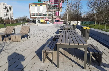 La Table de la rue Link en Plastique Recycl&eacute; Renforc&eacute;